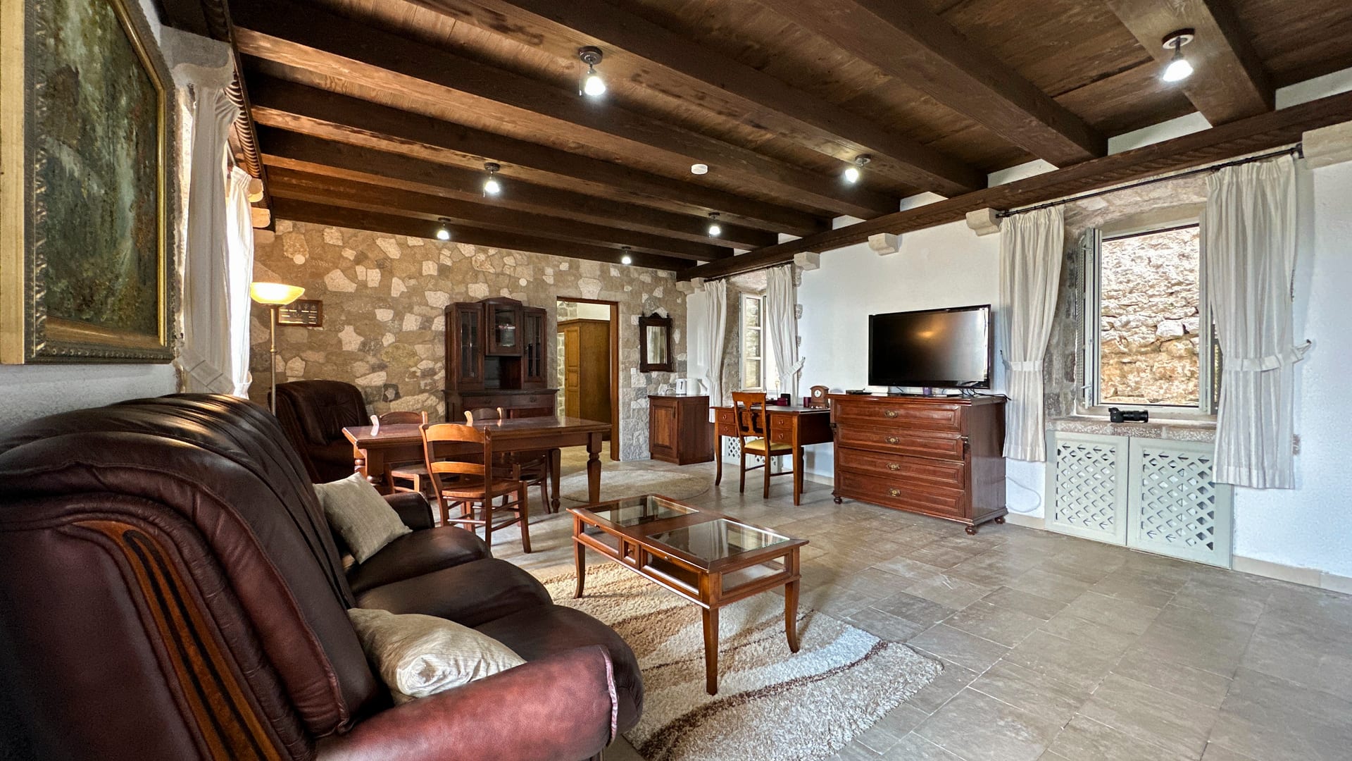 Stone & Beam interior — photo 6